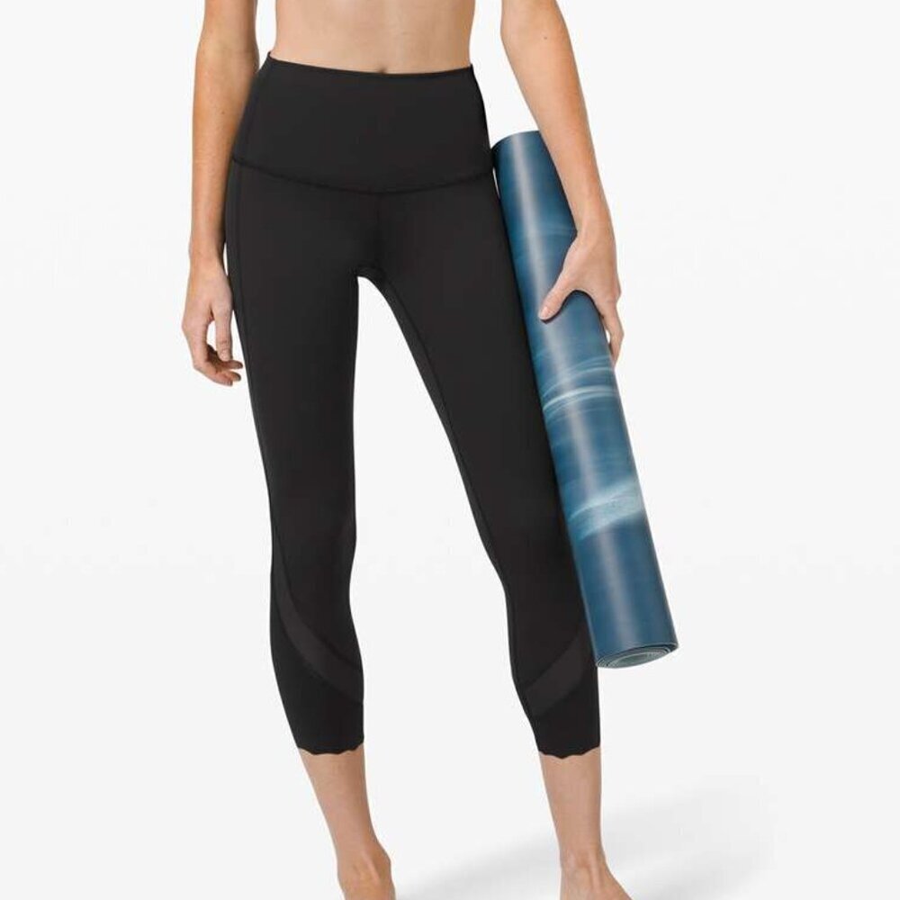Lululemon Wunder Under high rise cropped leggings black scallop Active 4 Small